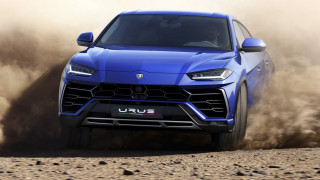 На церемония в Сант Агата Болонезе Lamborghini представи новия си SUV