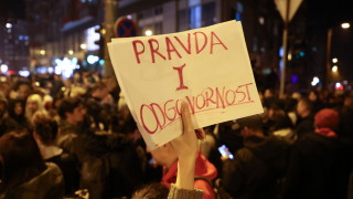 8 ранени полицаи и 38 задържани демонстранти след протестите в Сърбия 