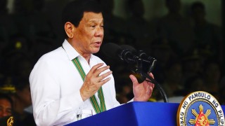 Президентът на Филипините Родриго Дутерте нареди на полицията да прекрати