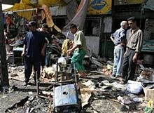 Кола-бомба уби 22-ма на спирка в Багдад 