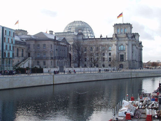 Икономиката на Германия с ръст от 2.5% през 2007 г. 