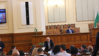 Депутатите се захванаха с второ гласуване на Законопроект за държавния