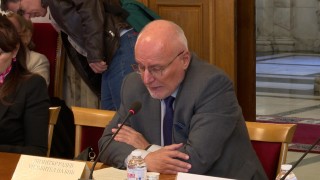 Във времена като тези диалогът между институциите не е формален