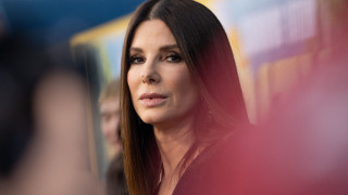 След като няколко години бе извън светлината на прожекторите Сандра