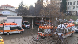 Финансовото министерство да договаря горивата на линейките, иска Москов