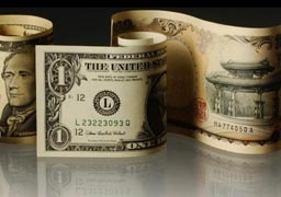 Доларът отстъпва пред йената и еврото