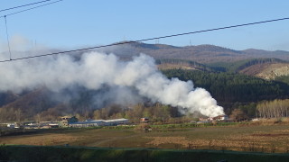 Две деца загинаха при пожар във фургон край пловдивското село