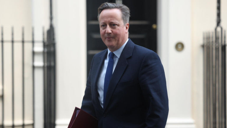 Външният министър на Великобритания Дейвид Камерън призна, че е притеснен от