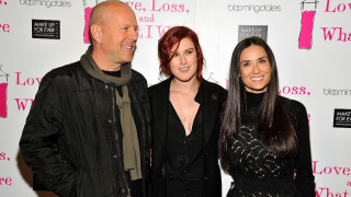 Брус Уилис и Деми Мур официално са баба и дядо