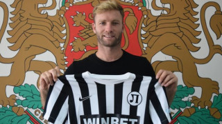 Локомотив Пловдив подписа договор с Милош Петрович Защитникът се завръща