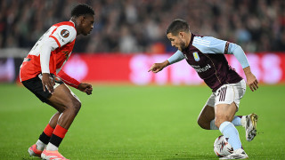 Ръководството на германския гранд Байерн Мюнхен обмисля да изпрати оферта за десния