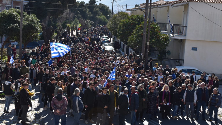 Жителите гръцки острови продължиха да стачкуват за втори ден, засилвайки