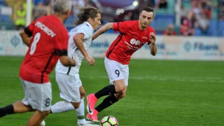 НА ЖИВО: Мачът на звездите - отборът на Димитър Бербатов срещу този на Луиш Фиго!