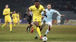 Нападателят на Левски Жуниор Мапуку сложи край на почивката