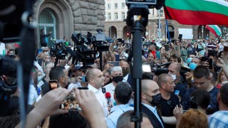 На 15-тия ден президентът Радев окуражи протеста да се не отказва