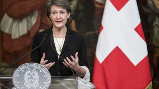 Швейцария обяви че всички магазини барове и ресторанти трябва да