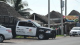  Кола с 10 натрупа оставена пред постройката на губернатор в Мексико 