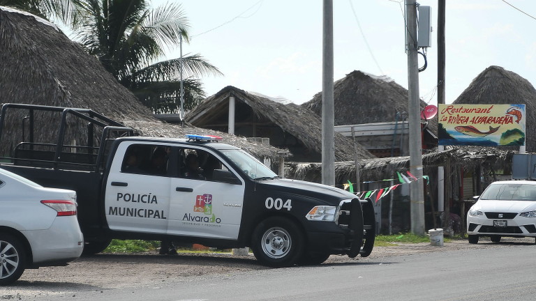 Мексикански официални лица в четвъртък определиха изчезването на 43 студенти