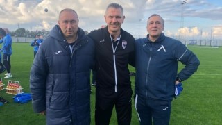 Бившият нападател на Левски Петър Александров посети отбора на