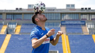 Треньорът на Левски Живко Миланов планира да пусне в титулярния