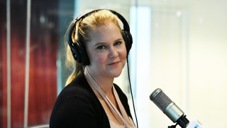 Ако преди месец писахме за това как Ейми Шумър и Емили