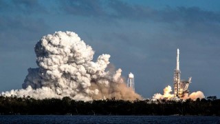 SpaceX отбеляза своята 19 та годишнина като успешно приземи ракетата си