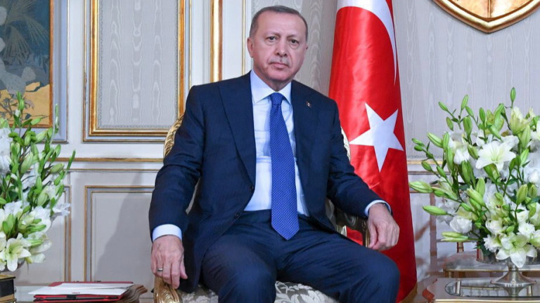 Турският президент Реджеп Ердоган одобри законопроект, предвиждащ изпращане на войски