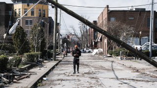 Най малко 22 ма души загинаха по последни данни след като две