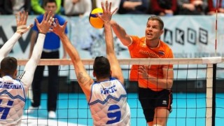 Националният отбор по волейбол на Холандия записа победа и две