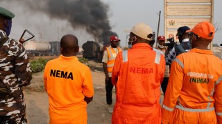 98 са жертвите след взрива на цистерна с гориво в Нигерия