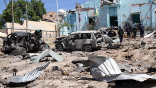 Най-малко 10 души загинаха при нападение на "Аш Шабаб" в Могадишу