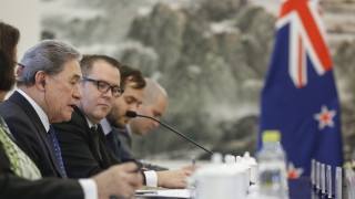 Действащият премиер на Нова Зеландия Уинстън Питърс призова Австралия да