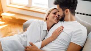 Слушали сме десетки шеги на тема жена която я боли