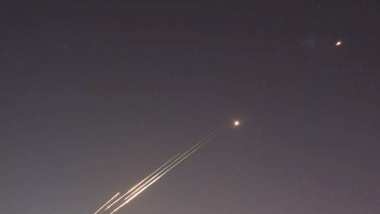 Трудно примирие: Иран изстреля ракети срещу Израел