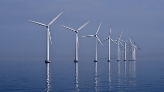 Енергията от вятърни централи вече е по-евтина от атомната във Великобритания