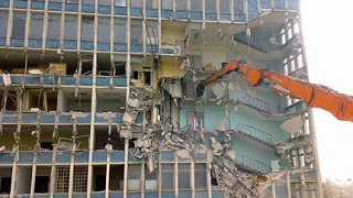 Разрушават офисите на завода "ВАМО" във Варна