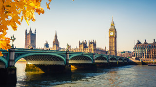 Британската икономика се е свила неочаквано през октомври с 0 1