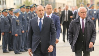 Радев: Когато на авиацията се гледа политически, винаги ни излиза скъпо