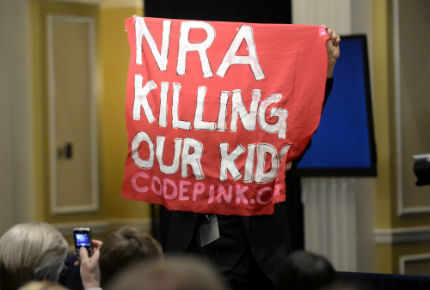Влиятелната "оръжейна" NRA обвини видео игрите за трагедията в Нютаун