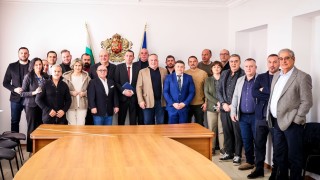 Министърът на младежта и спорта Иван Пешев проведе среща с