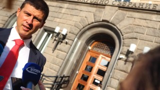 "Величие" отрича да е канена от "Възраждане" за общо участие на изборите