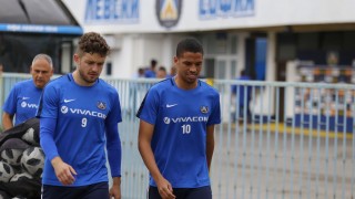 Футболисти, дошли от Румъния, не виреят на "Герена"