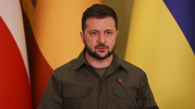 Зеленски: Украйна вече получава исканото оръжие