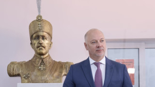 Откриха бюст паметник на княз Александър I Батенберг в университета в