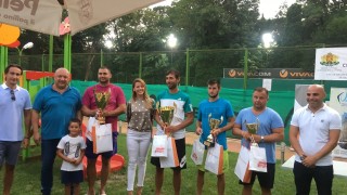 Лично министърът на младежта и спорта Красен Кралев връчи наградите