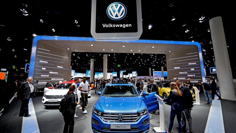 15 известни марки пропускат Автосалона в Париж