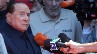Берлускони иска ЕНП да се съюзи с крайната десница
