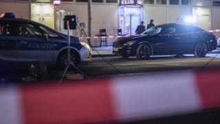 Убит и ранени при стрелба в нощен клуб в Берлин 