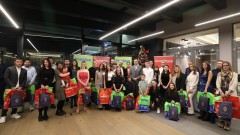 Даниел Митов се срещна с децата на загинали полицаи и пожарникари