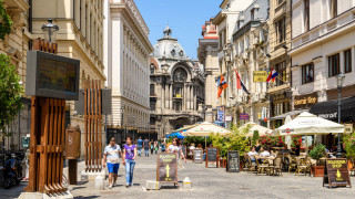 Идеята на Румъния да спре плащанията към пенсионните фондове срина местната борса